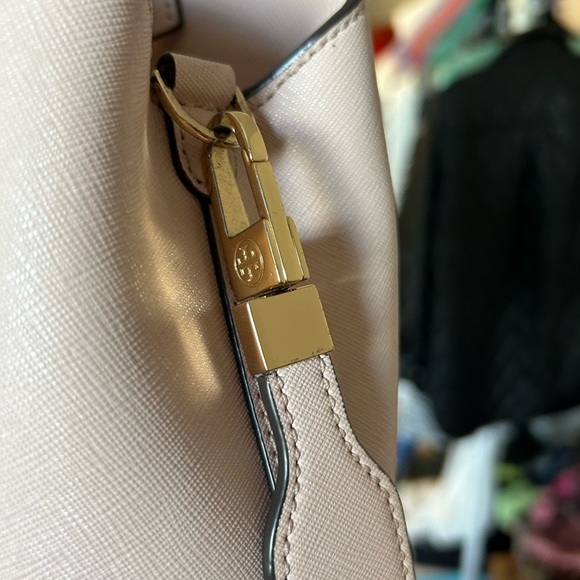 Tory Burch Robinson Medium Triple Compartment Tote - Picture 6 of 12